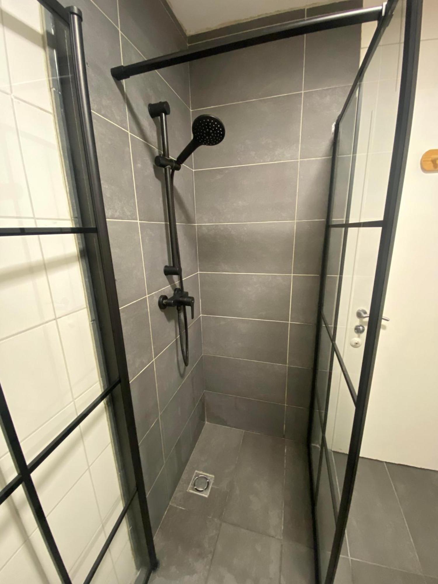 Moderne Wohnung Naehe Hauptbahnhof Линц Экстерьер фото